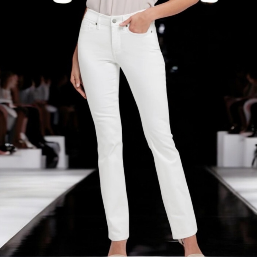 NWT NYDJ MARILYN STRAIGHT white jeans!